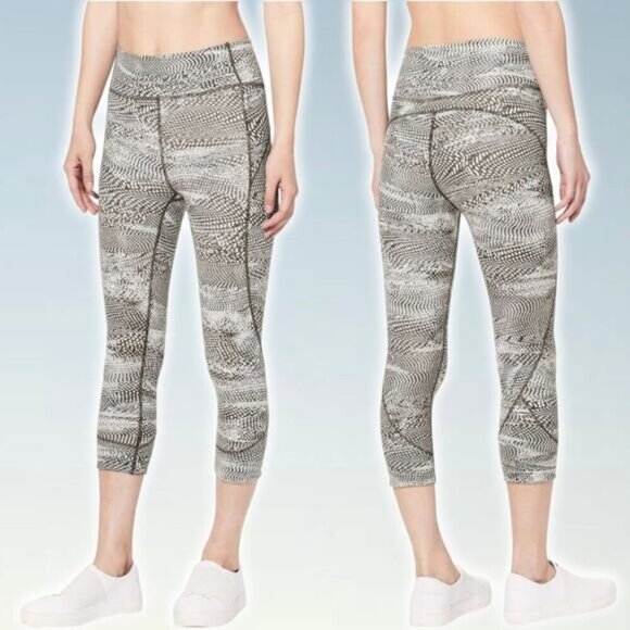 LULULEMON In Movement Crop Everlux 19" Swerve Vapor Metal Grey Sz 4 - Picture 1 of 9